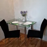 Apartman Шота - Квартира З Балконом, Близько До Центру *