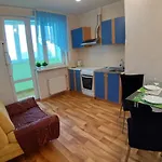 Шота - Квартира З Балконом, Близько До Центру *