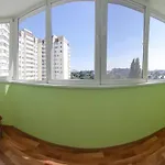 Шота - Квартира З Балконом, Близько До Центру *