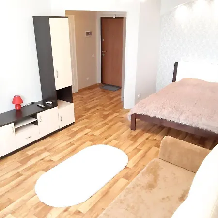 Квартира З Балконом, Близько До Центру - Шота