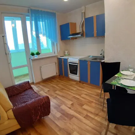 Квартира З Балконом, Близько До Центру - Шота *