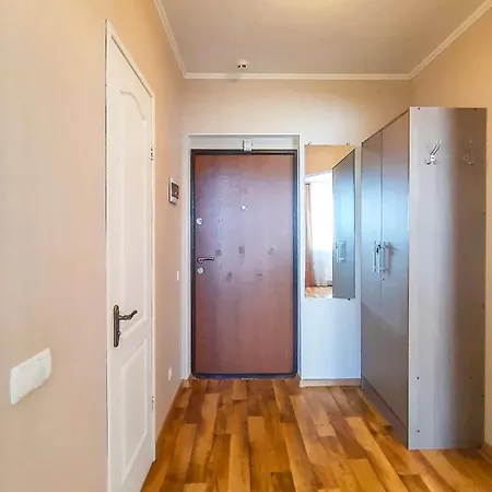 Квартира З Балконом, Близько До Центру - Шота Apartment